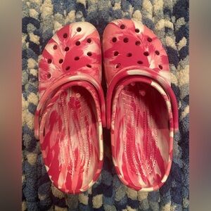 CROCS Pink and white marble- Size 9/11 (Unisex)